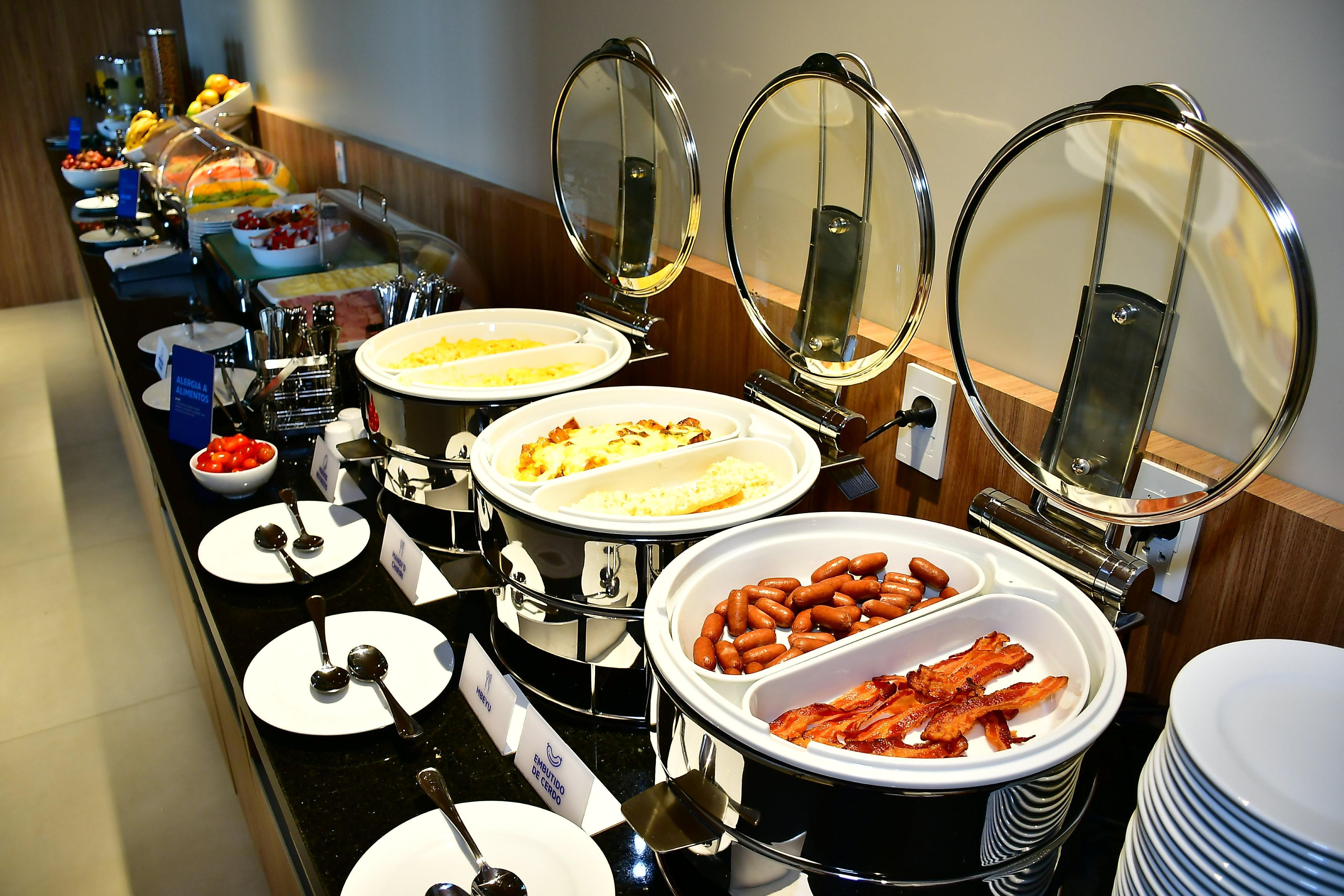 Holiday Inn Express Asuncion Aviadores By Ihg Exterior photo