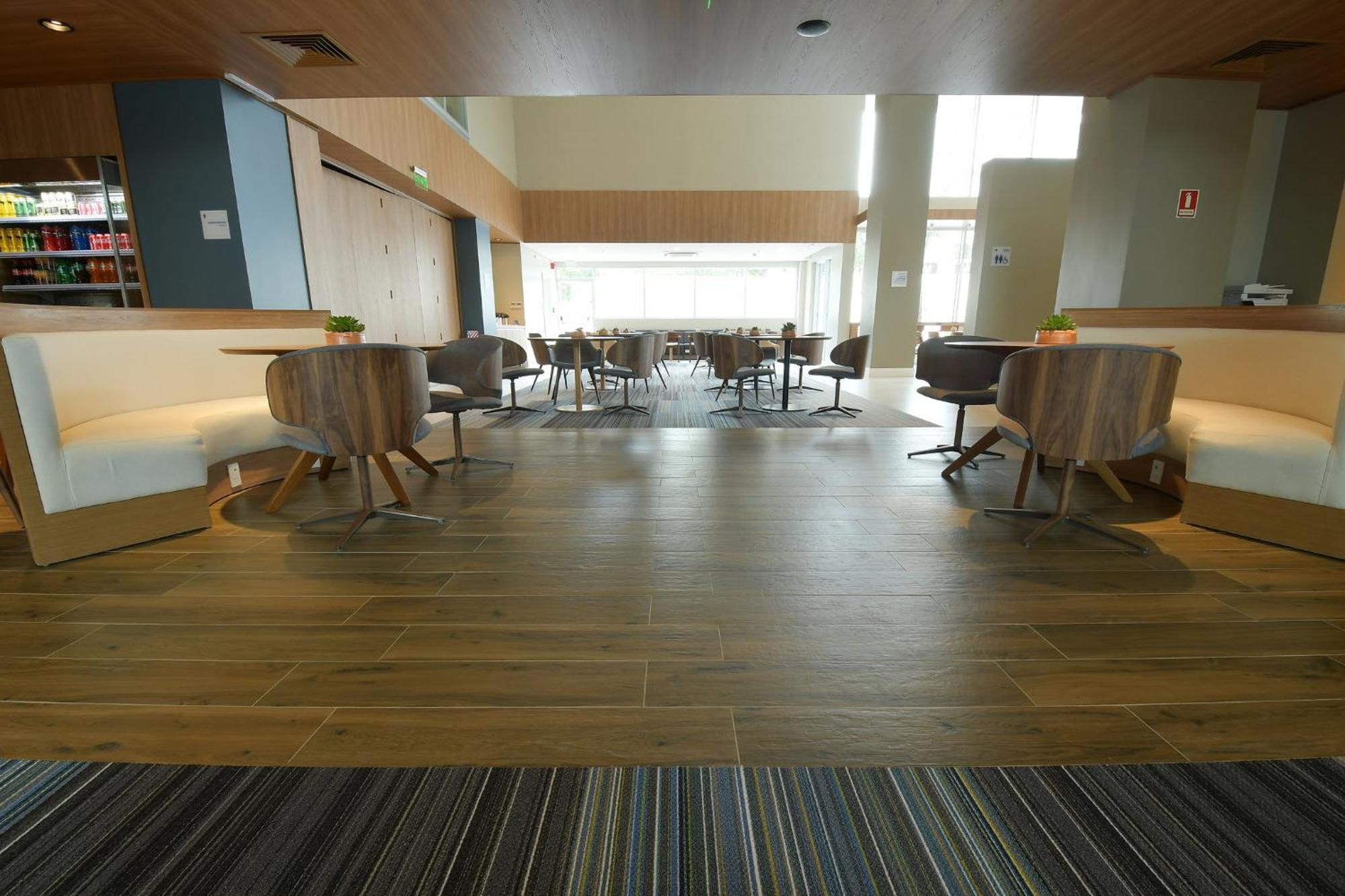 Holiday Inn Express Asuncion Aviadores By Ihg Exterior photo